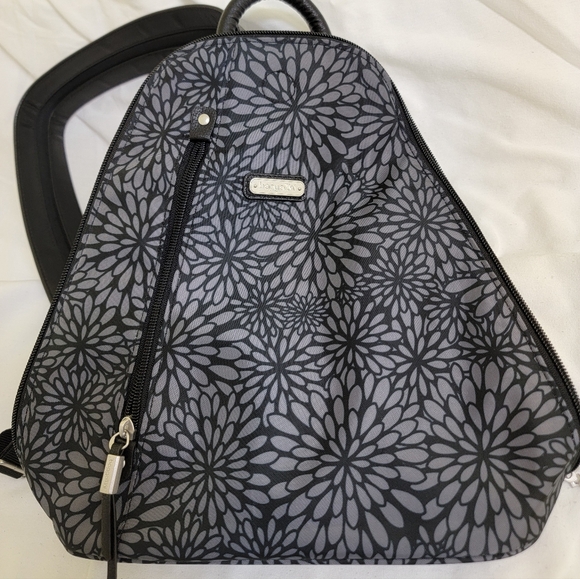 Baggallini Handbags - Baggallini Naples Convertible Daypack Sling/ Crossbody